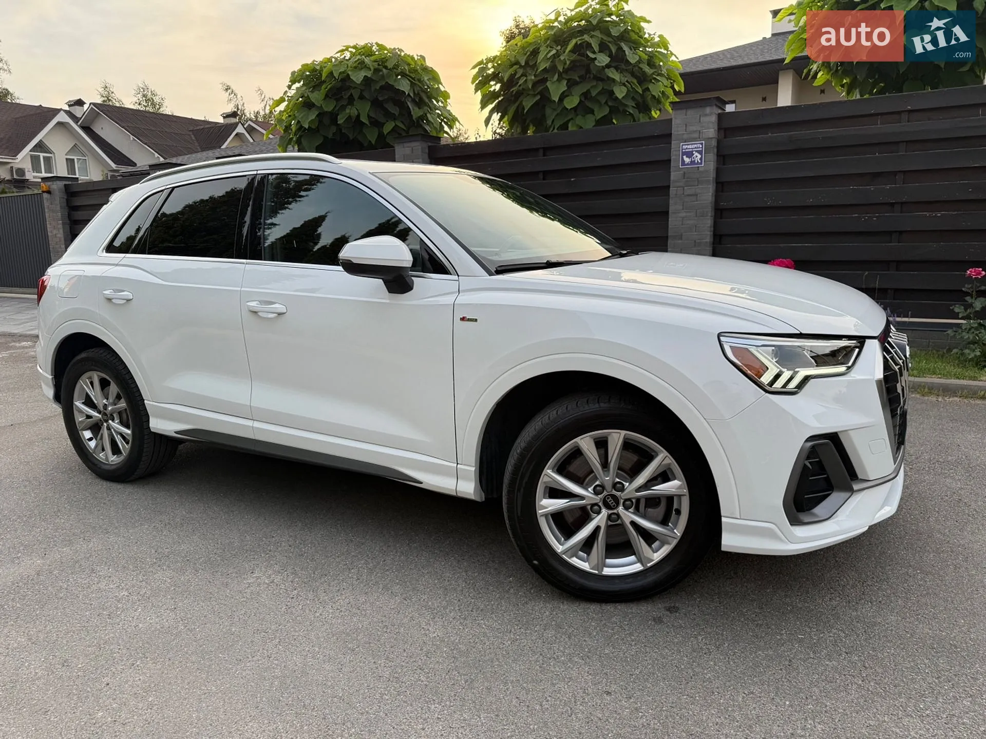 Audi Q3 2023 VIN WA1DECF33P1106205 фото оголошення 4 з 38