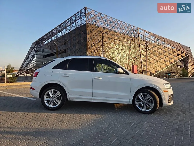 Audi Q3 2018 VIN WA1BCCFS3JR028182 фото оголошення 4 з 55