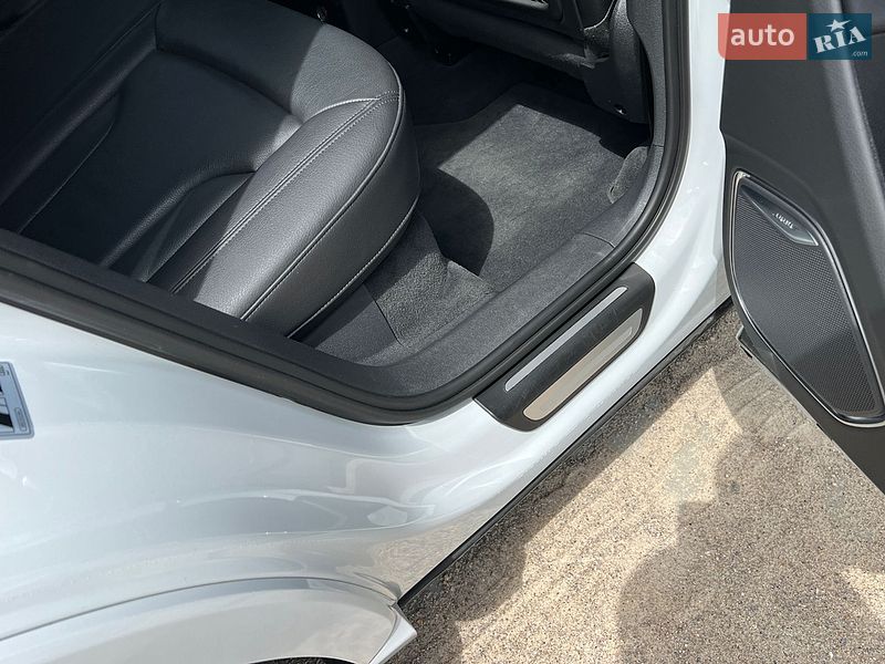 Позашляховик / Кросовер Audi Q3 2015 в Вінниці