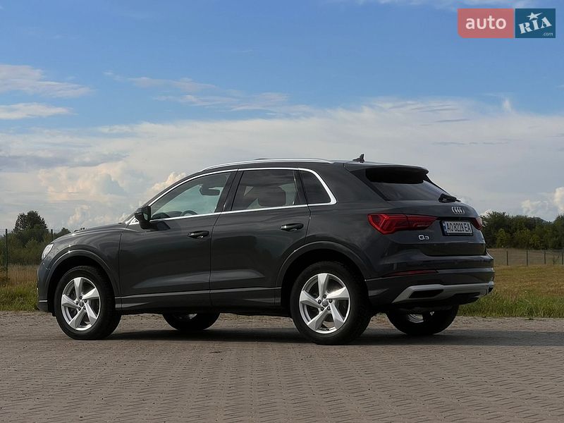 Внедорожник / Кроссовер Audi Q3 2019 в Тячеве