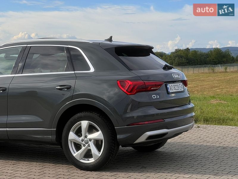 Внедорожник / Кроссовер Audi Q3 2019 в Тячеве