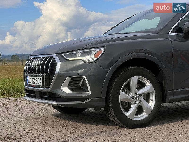 Внедорожник / Кроссовер Audi Q3 2019 в Тячеве