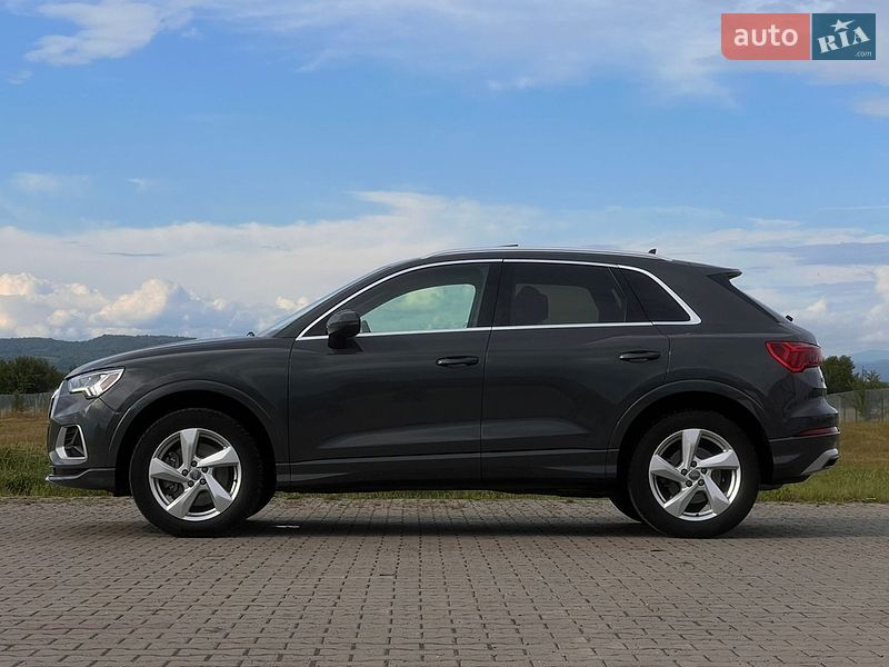 Внедорожник / Кроссовер Audi Q3 2019 в Тячеве