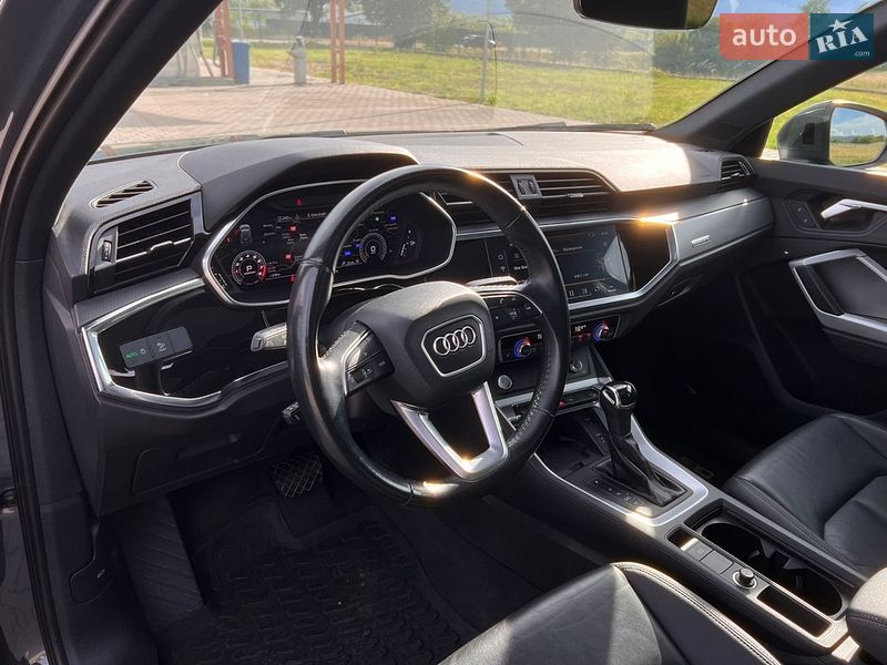 Внедорожник / Кроссовер Audi Q3 2019 в Тячеве