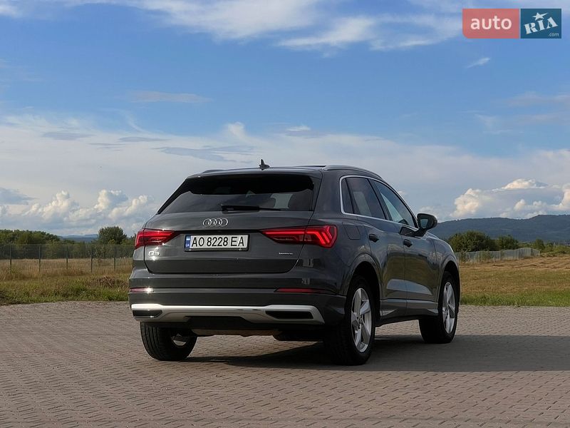Внедорожник / Кроссовер Audi Q3 2019 в Тячеве