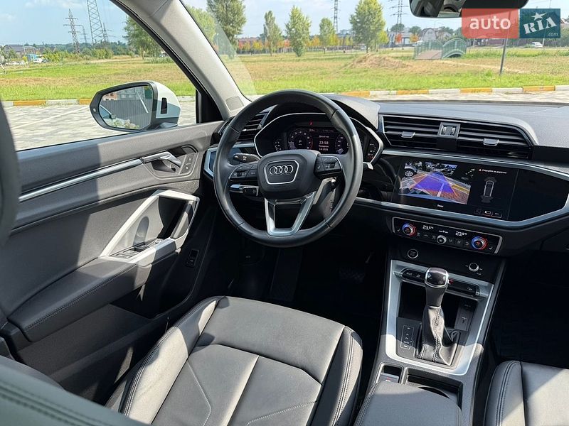Внедорожник / Кроссовер Audi Q3 2023 в Киеве