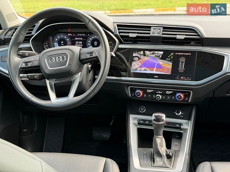 Внедорожник / Кроссовер Audi Q3 2023 в Киеве