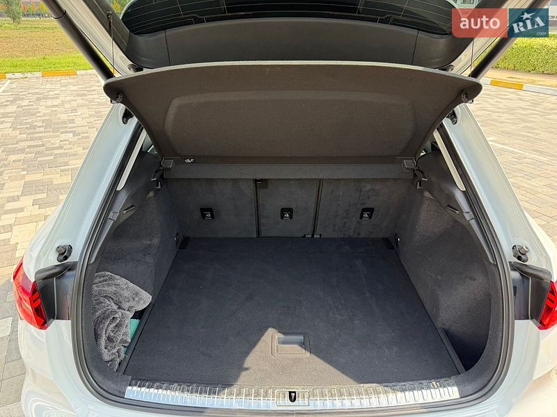 Внедорожник / Кроссовер Audi Q3 2023 в Киеве