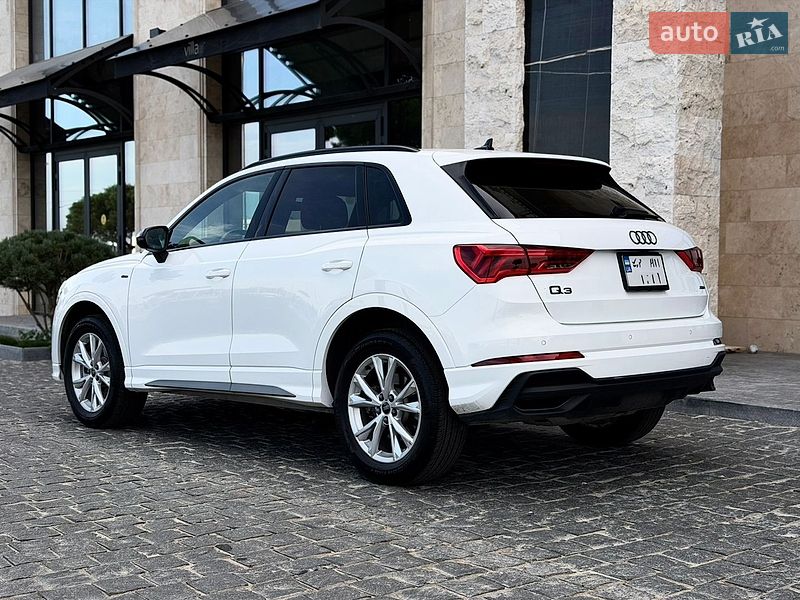 Позашляховик / Кросовер Audi Q3 2024 в Львові