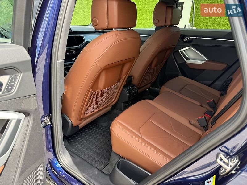 Внедорожник / Кроссовер Audi Q3 2020 в Киеве