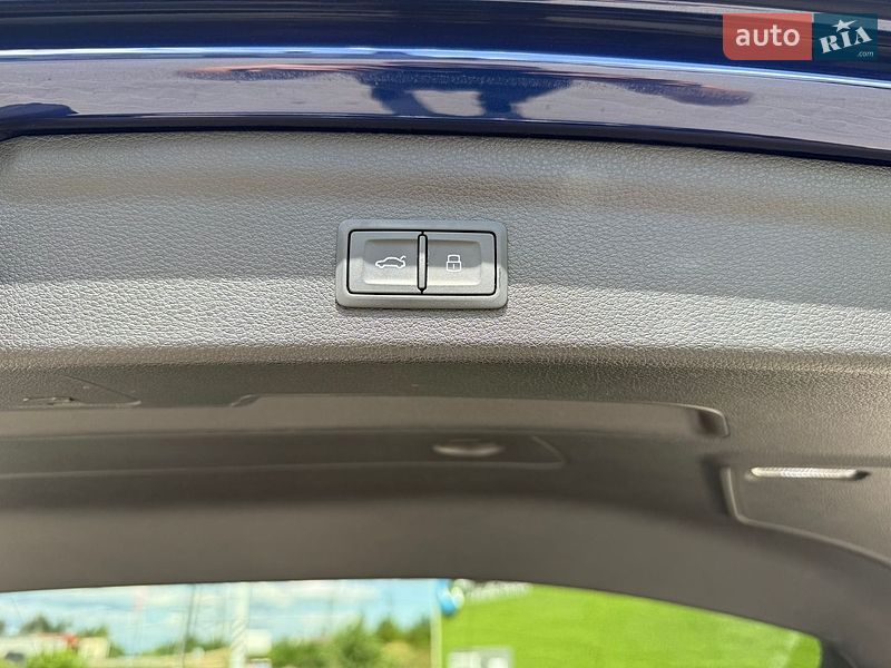 Внедорожник / Кроссовер Audi Q3 2020 в Киеве