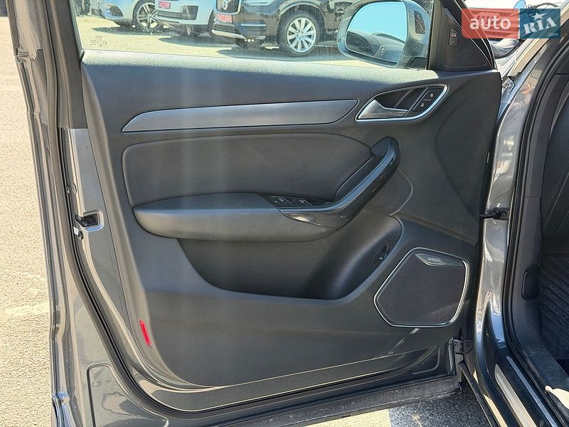 Внедорожник / Кроссовер Audi Q3 2016 в Львове