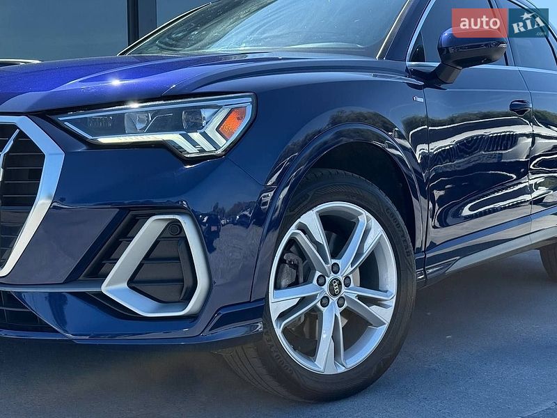 Внедорожник / Кроссовер Audi Q3 2022 в Ровно