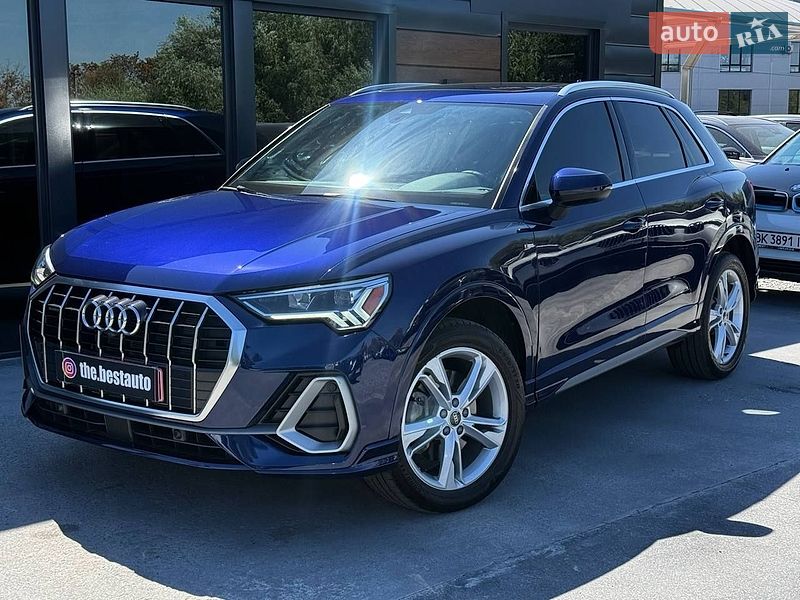 Внедорожник / Кроссовер Audi Q3 2022 в Ровно