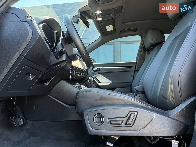 Внедорожник / Кроссовер Audi Q3 2022 в Ровно