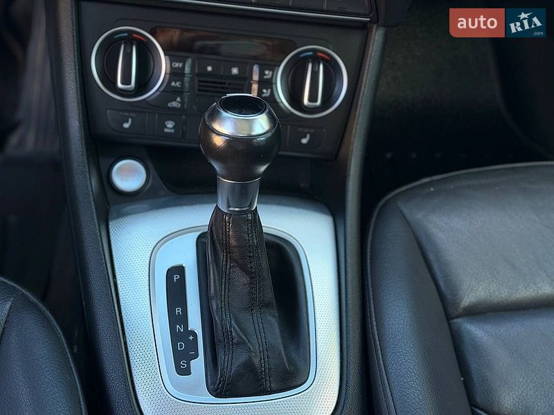 Позашляховик / Кросовер Audi Q3 2015 в Чернівцях