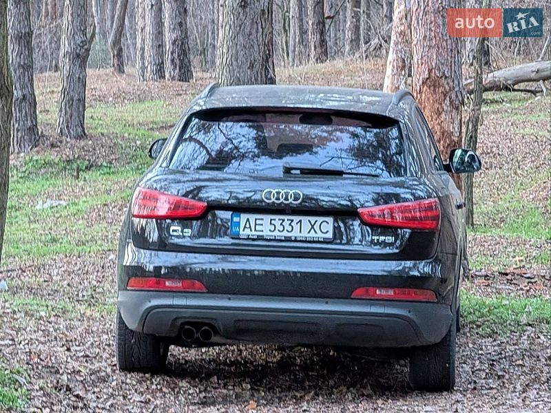 Позашляховик / Кросовер Audi Q3 2014 в Дніпрі