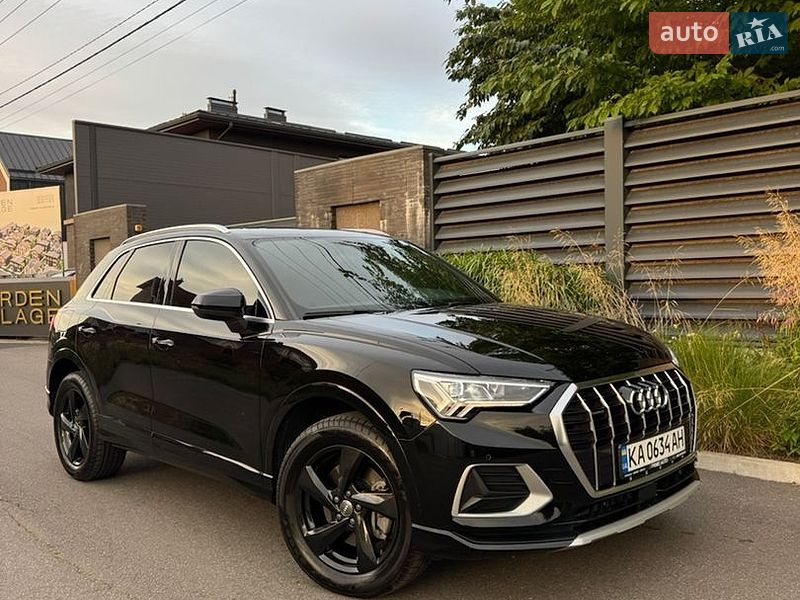 Внедорожник / Кроссовер Audi Q3 2020 в Киеве