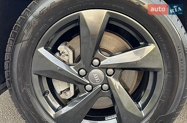 Позашляховик / Кросовер Audi Q3 2020 в Києві