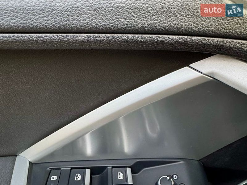 Позашляховик / Кросовер Audi Q3 2020 в Києві