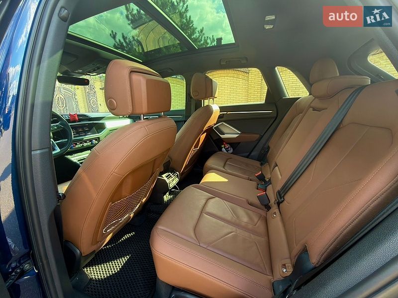 Внедорожник / Кроссовер Audi Q3 2020 в Киеве