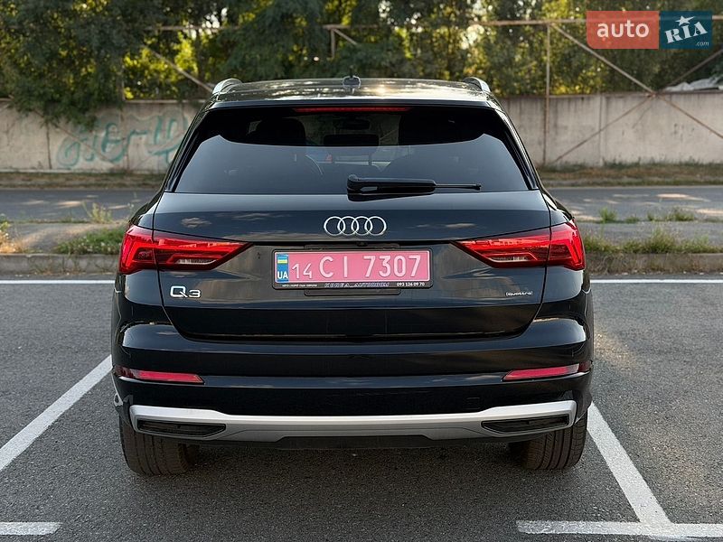 Внедорожник / Кроссовер Audi Q3 2021 в Киеве
