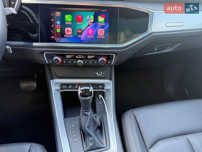 Внедорожник / Кроссовер Audi Q3 2021 в Киеве
