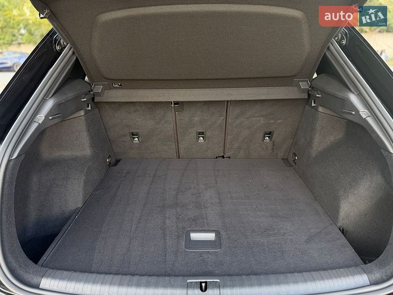 Внедорожник / Кроссовер Audi Q3 2021 в Киеве