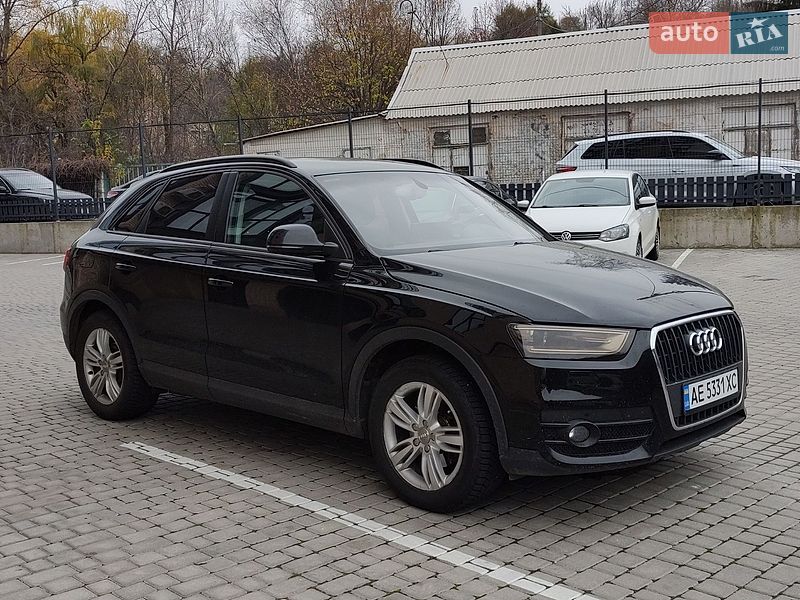 Позашляховик / Кросовер Audi Q3 2014 в Дніпрі