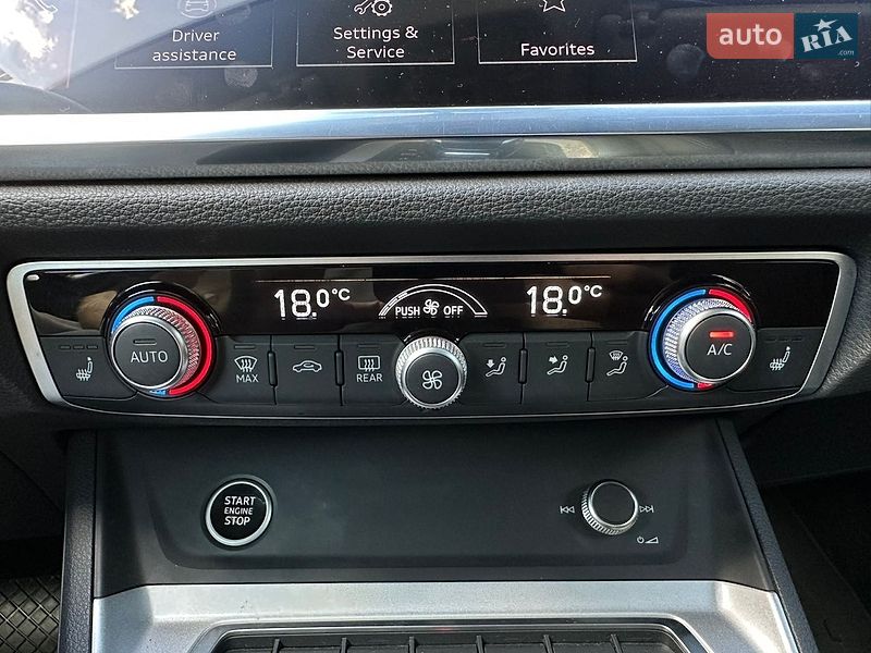 Внедорожник / Кроссовер Audi Q3 2024 в Киеве