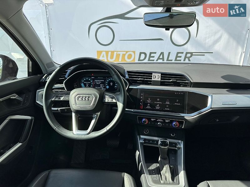 Внедорожник / Кроссовер Audi Q3 2024 в Киеве