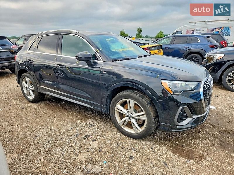 Позашляховик / Кросовер Audi Q3 2020 в Львові
