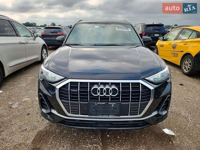 Позашляховик / Кросовер Audi Q3 2020 в Львові