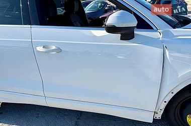 Внедорожник / Кроссовер Audi Q3 2021 в Киеве