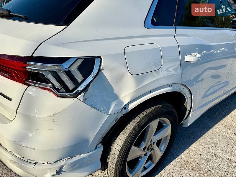 Внедорожник / Кроссовер Audi Q3 2021 в Киеве