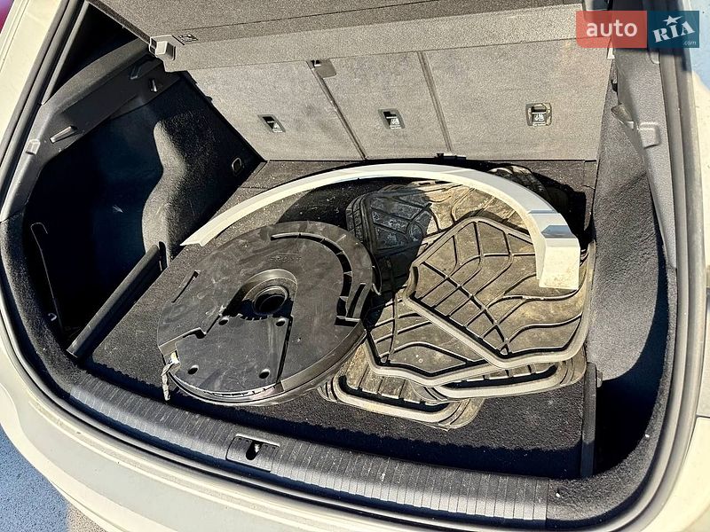 Внедорожник / Кроссовер Audi Q3 2021 в Киеве