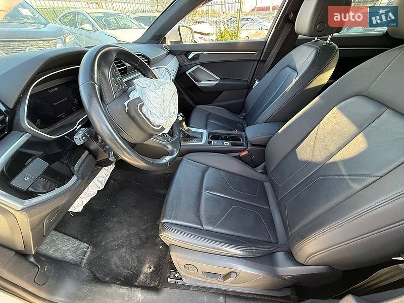 Внедорожник / Кроссовер Audi Q3 2021 в Киеве