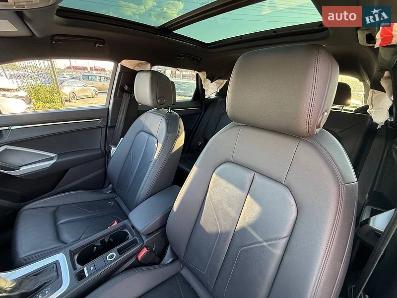 Внедорожник / Кроссовер Audi Q3 2021 в Киеве