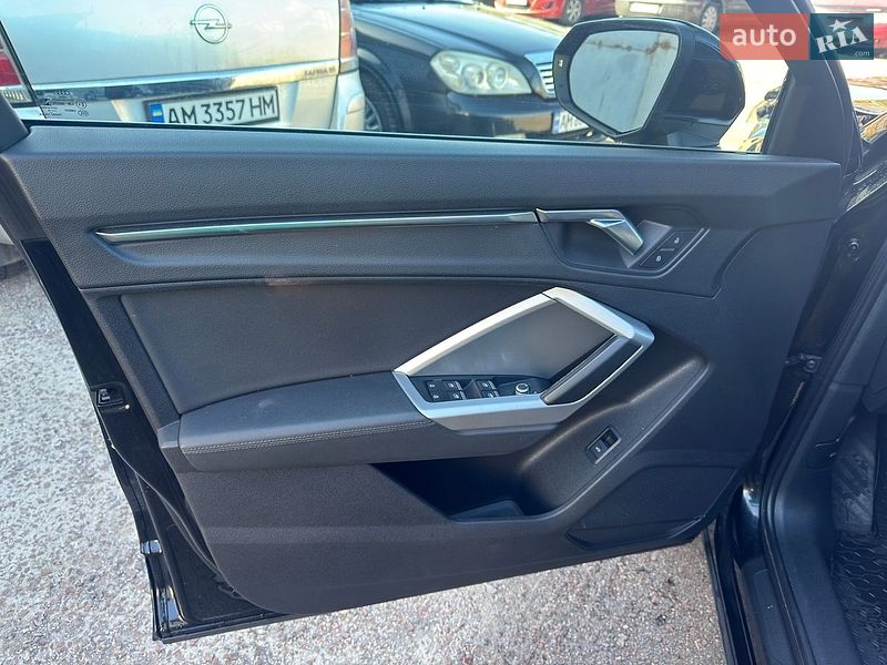 Внедорожник / Кроссовер Audi Q3 2020 в Житомире