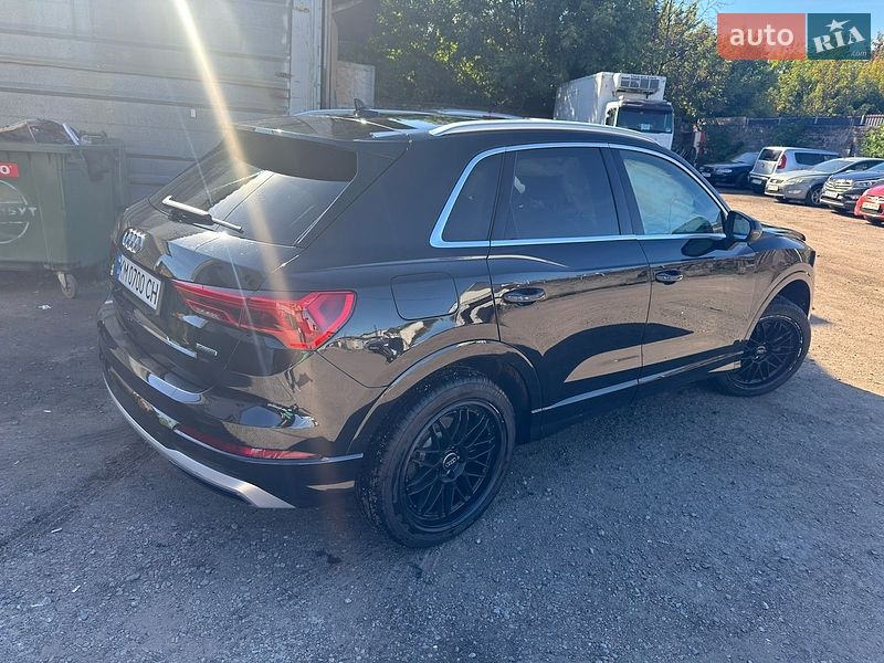 Внедорожник / Кроссовер Audi Q3 2020 в Житомире