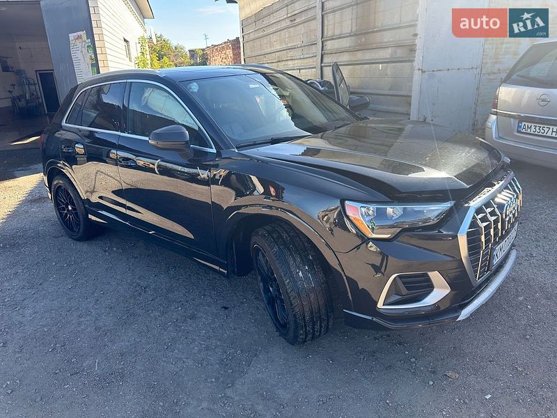 Внедорожник / Кроссовер Audi Q3 2020 в Житомире