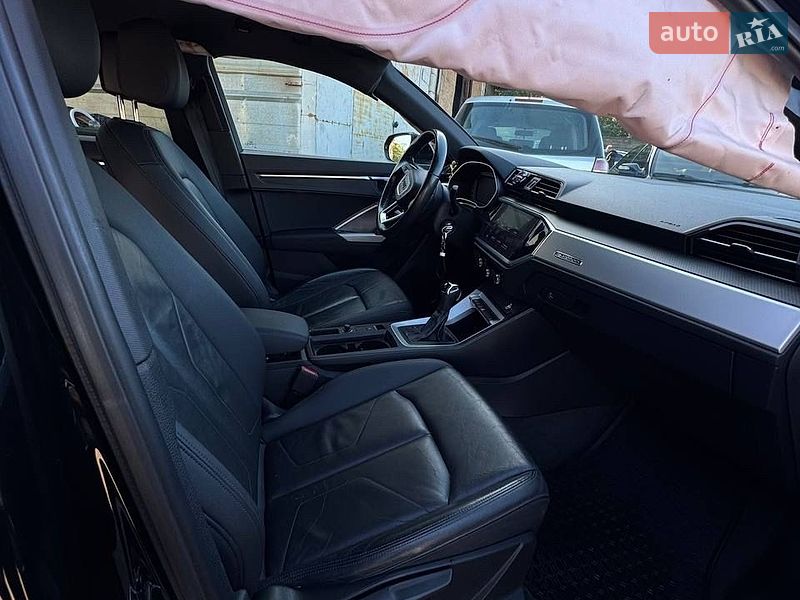 Внедорожник / Кроссовер Audi Q3 2020 в Житомире