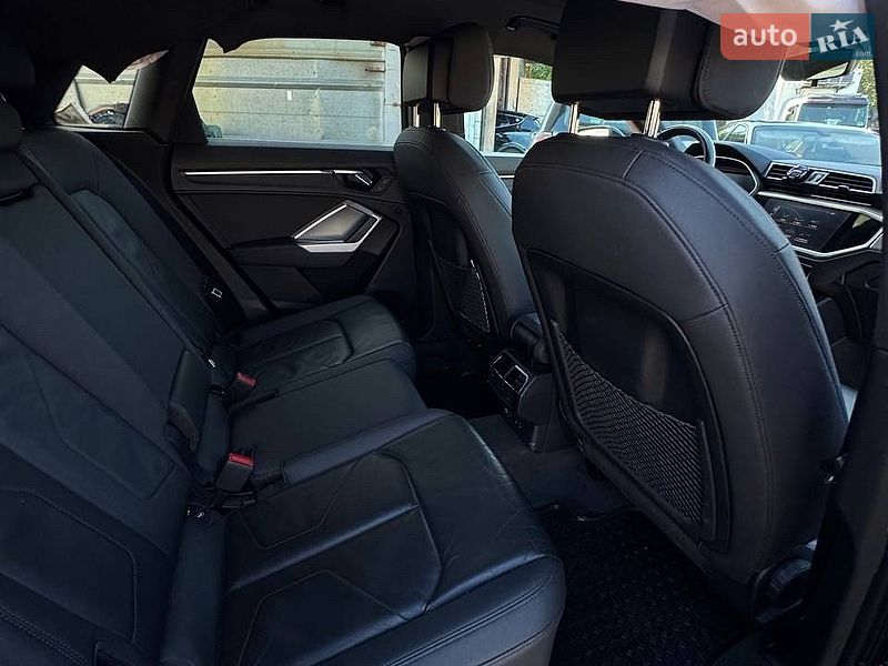 Позашляховик / Кросовер Audi Q3 2020 в Житомирі