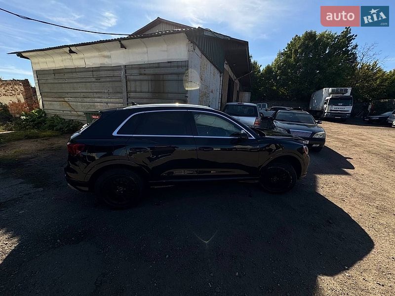 Внедорожник / Кроссовер Audi Q3 2020 в Житомире