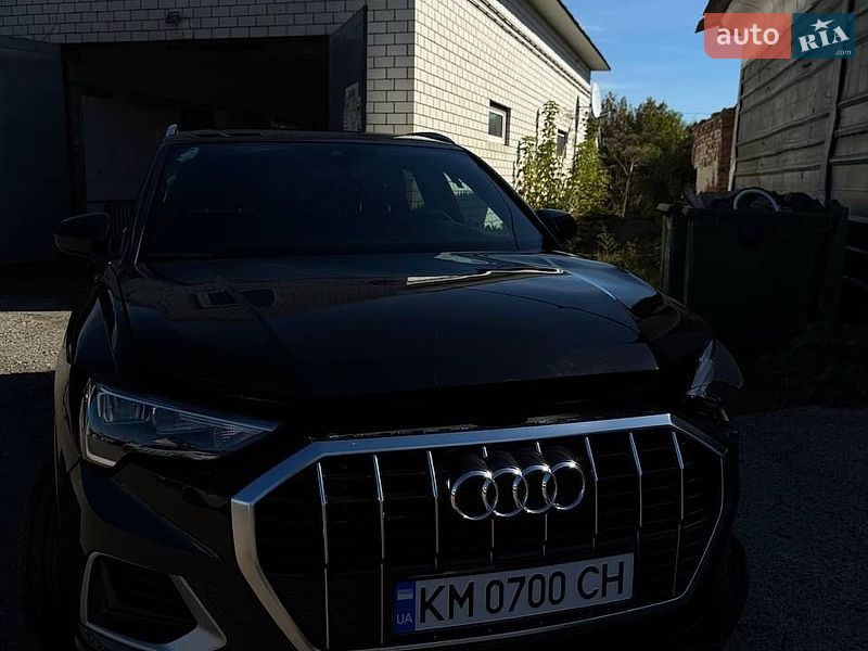 Внедорожник / Кроссовер Audi Q3 2020 в Житомире