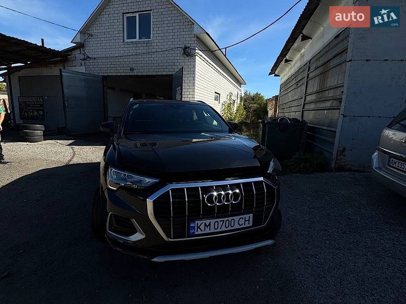 Позашляховик / Кросовер Audi Q3 2020 в Житомирі