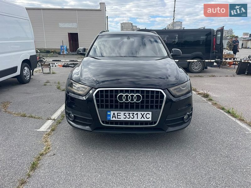 Позашляховик / Кросовер Audi Q3 2014 в Дніпрі