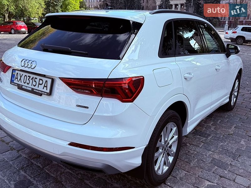 Внедорожник / Кроссовер Audi Q3 2019 в Харькове