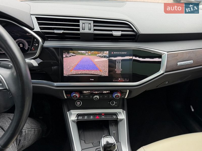 Позашляховик / Кросовер Audi Q3 2021 в Києві