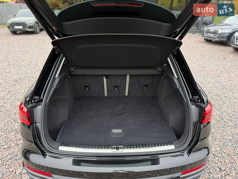 Позашляховик / Кросовер Audi Q3 2021 в Києві